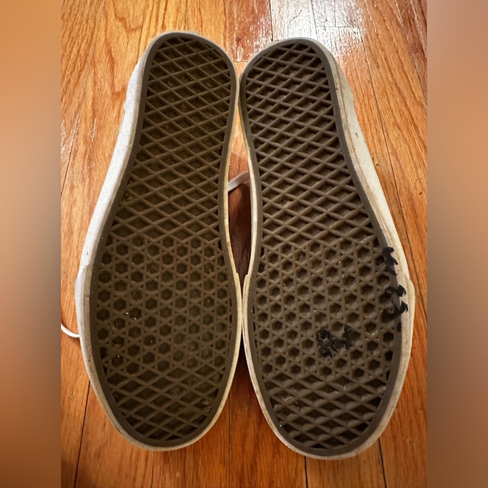 Vans - Picture 5 of 6